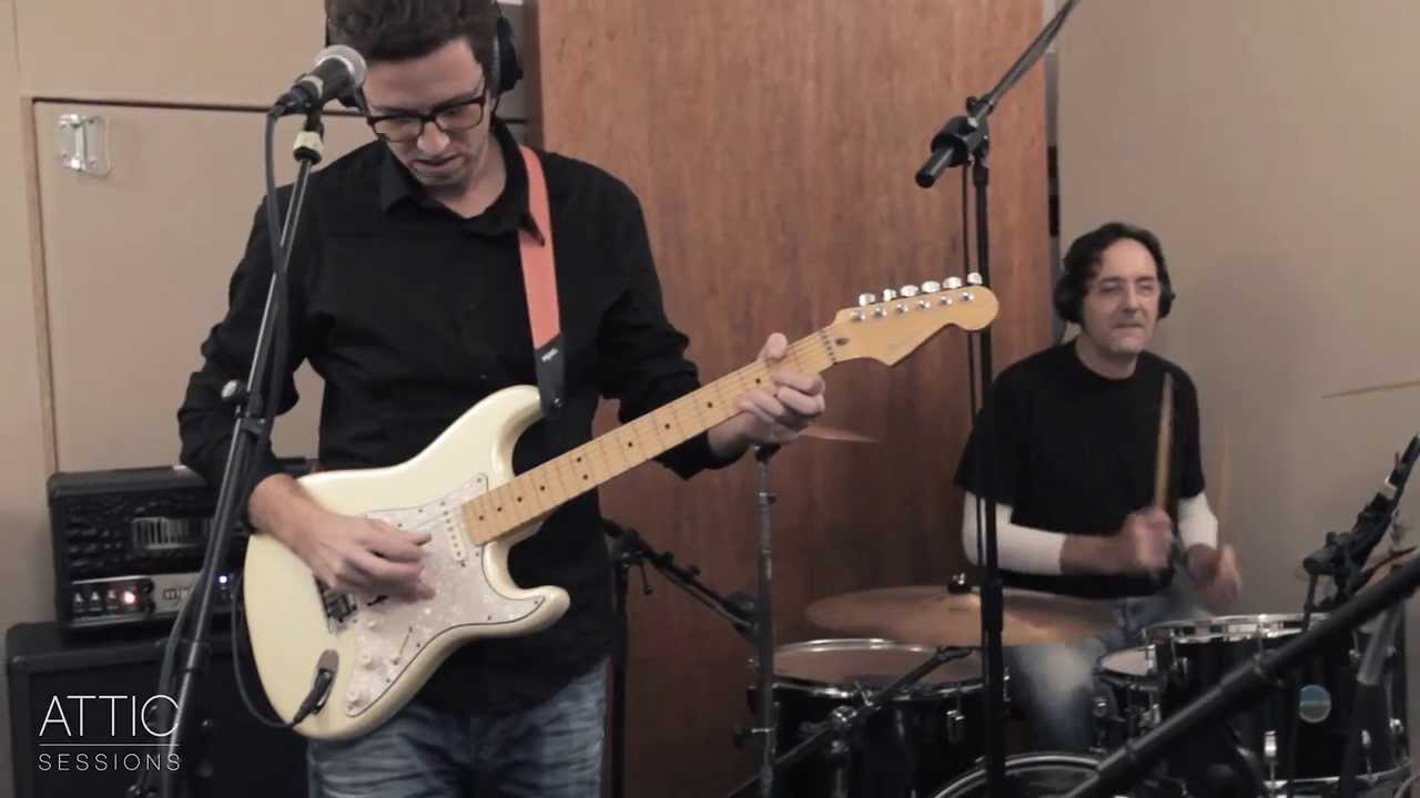 ATTIC Sessions //Kristali// I /Ustani kreni/