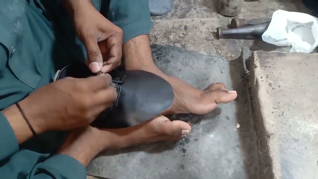 Making Handmade School Shoes In Pakistan#Schol Shoes Kesy Banty Hen Dakhye Is Video Me#Leather Crown
