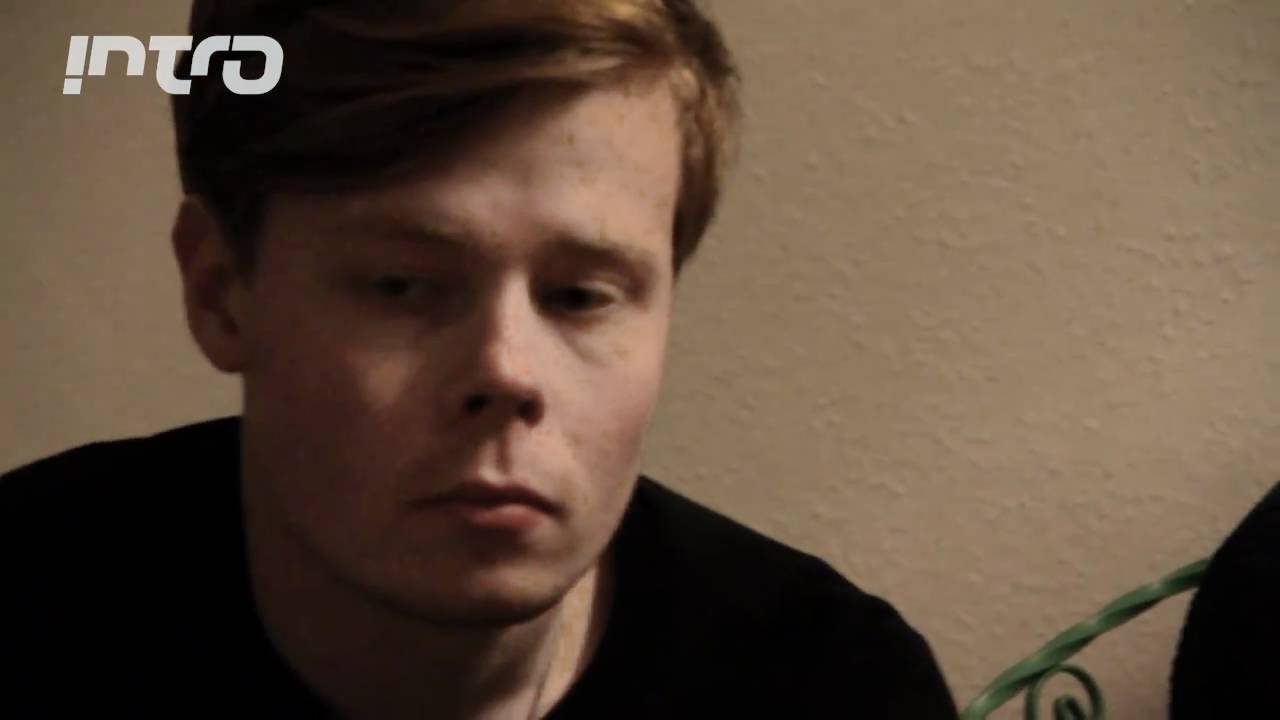 Intro trifft 1000 Robota