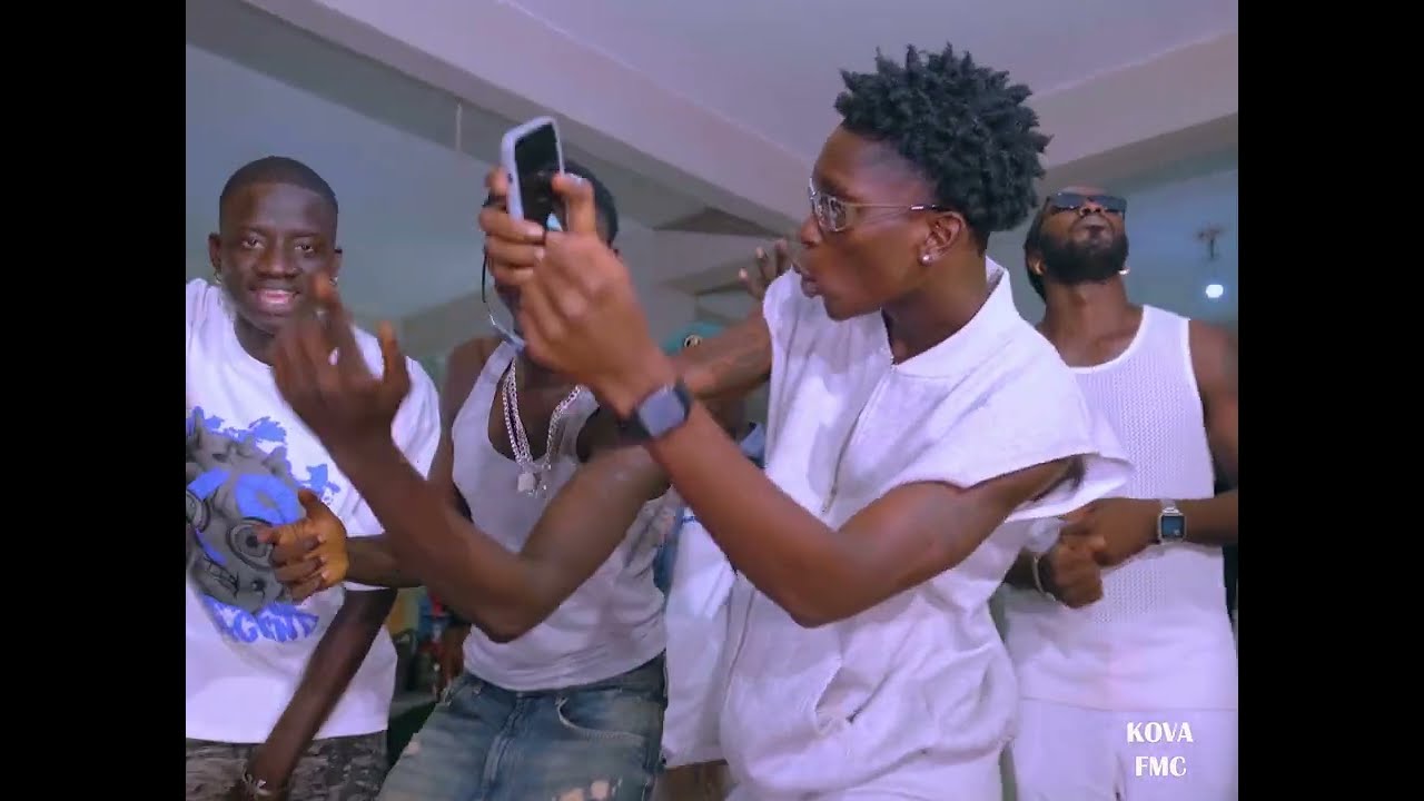 KOVA FMC - PHOTO DE IPHONE ft. MC PABLO _  (Visualiser) prod. Cinzento Sound