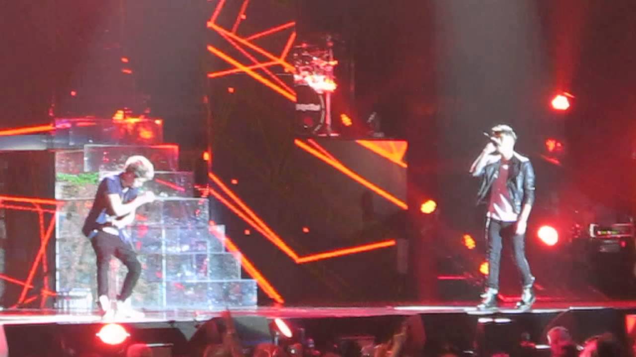 Kiss you (Niall focus) - One Direction TMH Tour (Birmingham) 17/04/13