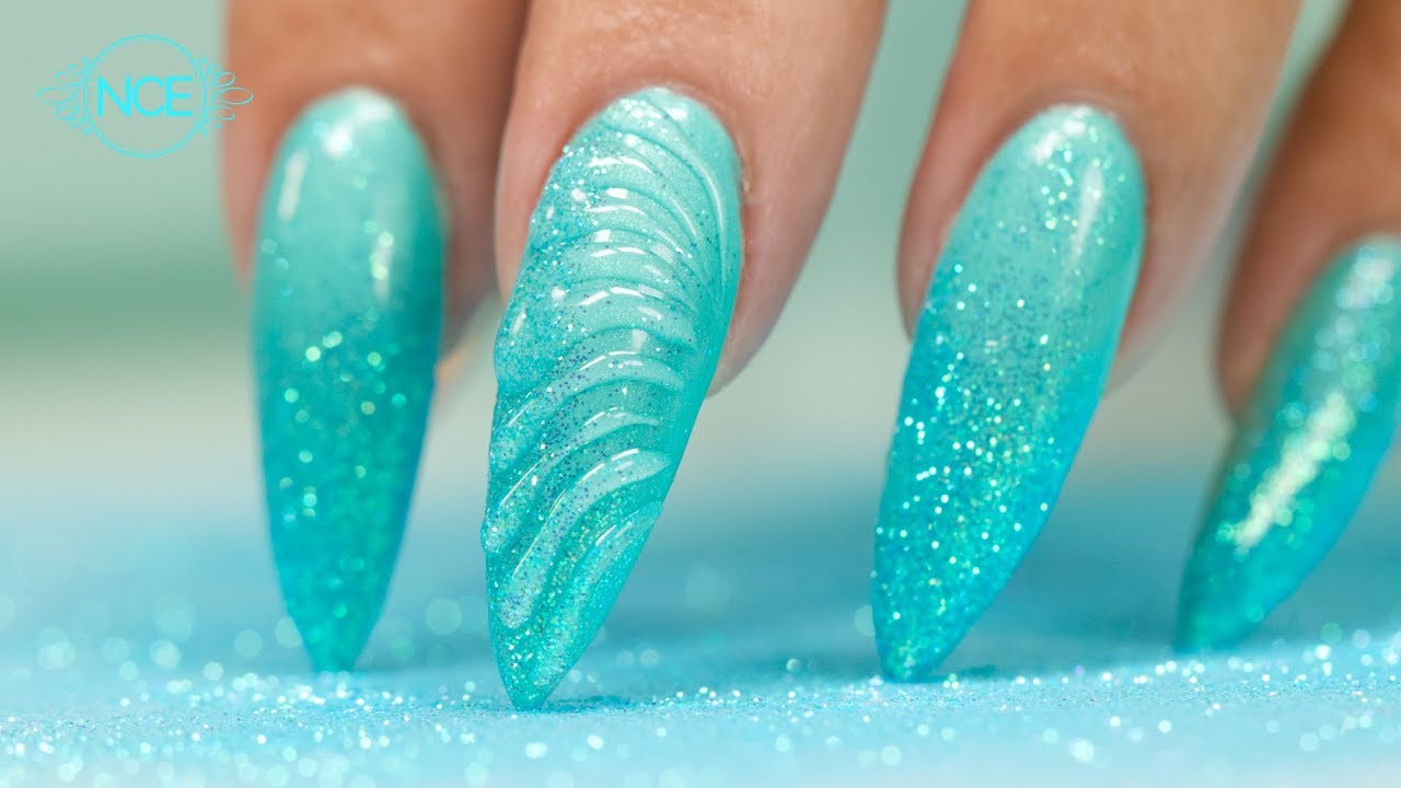 Seashell Ombré Glitter Nail
