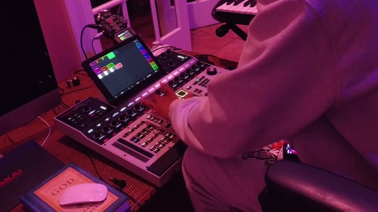 Making an RnB beat from scratch using MPC XL in standalone mode