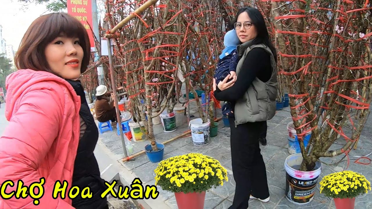 Chợ Hoa Xuân Hoàng Mai - Đào Thất Thốn Quất Tứ Liên Tràn Ngập Phố Phườngp