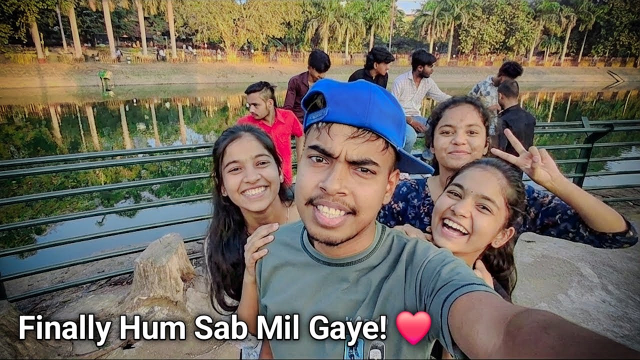 Vlogging Public mein: Reaction dekho! 😅 Dhiraj Stark Vlogs