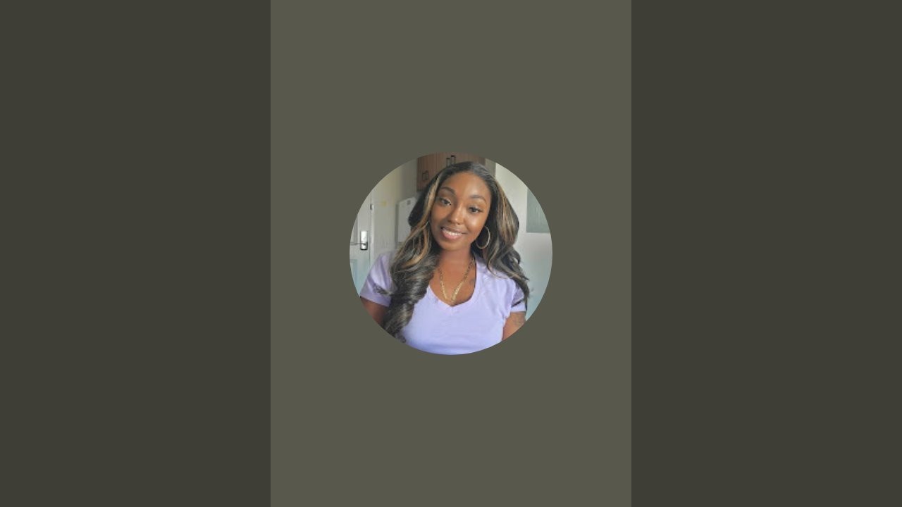 Sade Monique  is live!