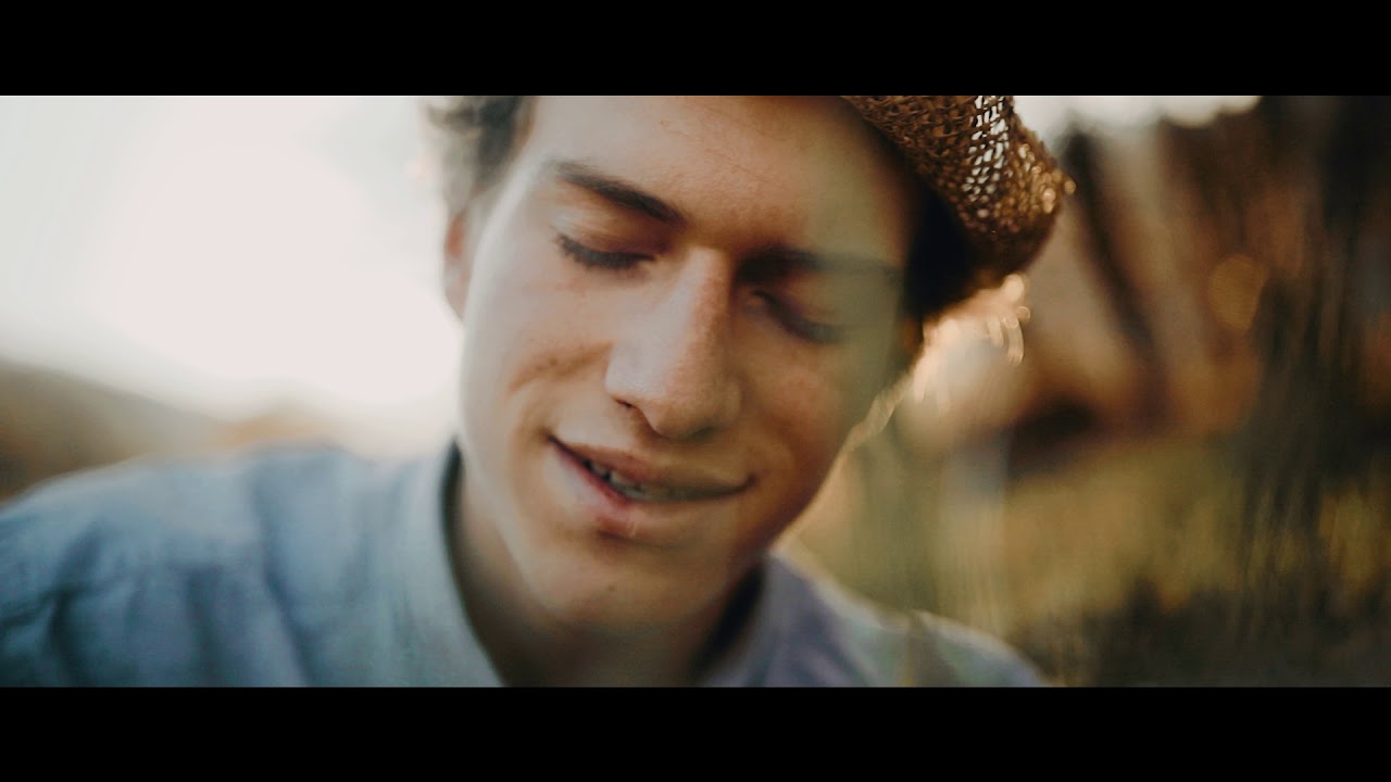 Emi Massmer - Up and Down (Official Video)
