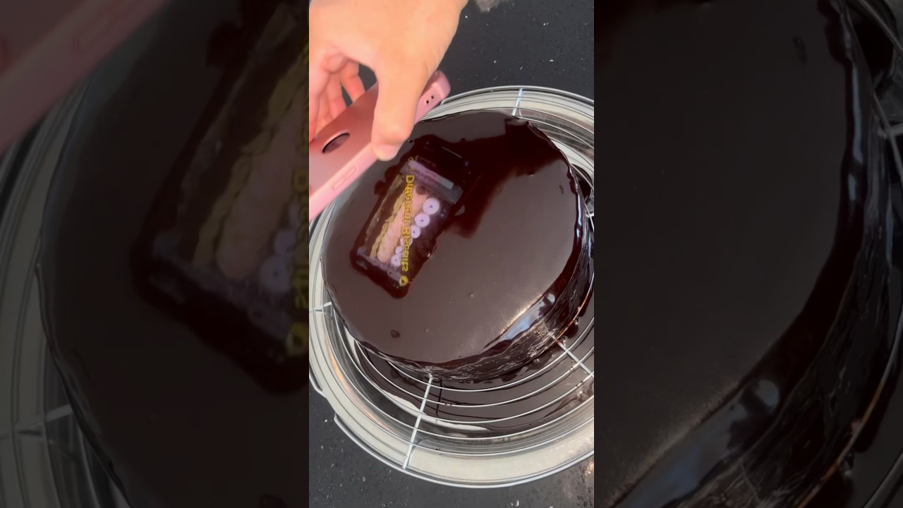Chocolate Mirror Glaze without Gelatine ideal for Cake Topping and Drip Cakes