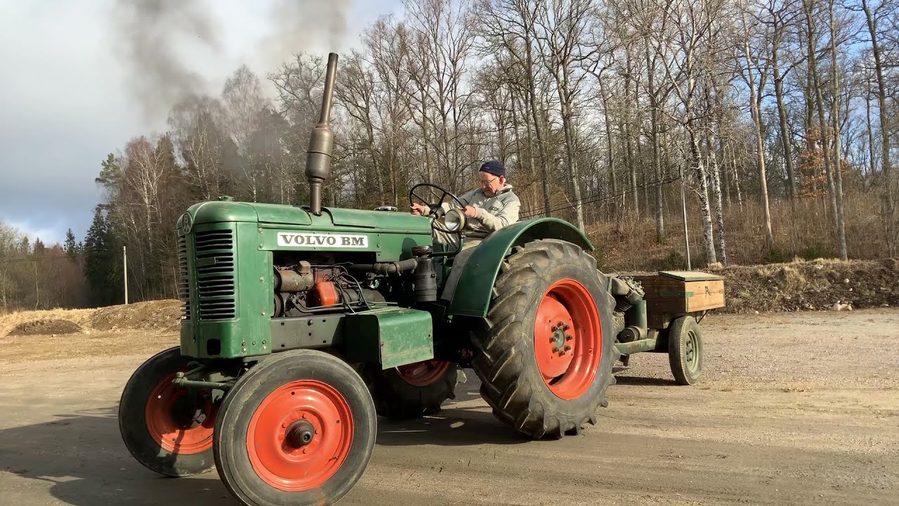 Köp Veterantraktor Volvo BM 36 med kärra, bergkompressor och borrhammare på Klaravik