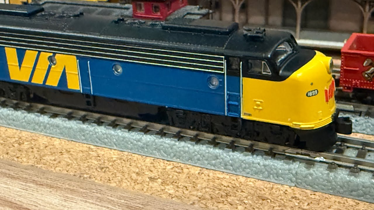 AZL 62614-2 VIA Rail E8A Locomotive 1899 Test Run at z.scale.hobo 06.04.2025