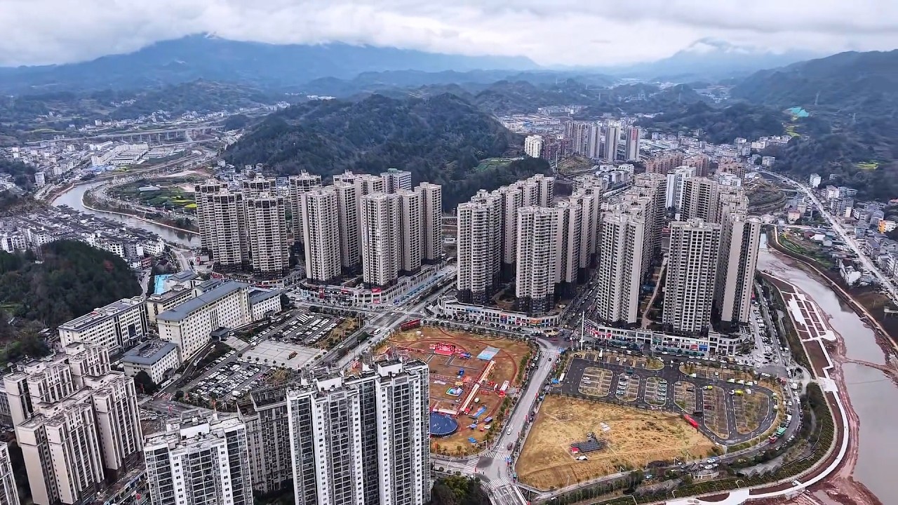 ZhangjiajieSangzhiCounty,a small town on thenorthwest borderof Hunan Province,China中国湖南西北边陲小城-张家界桑植县