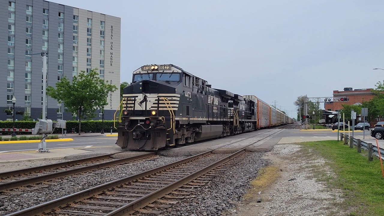 NS duo leads CN E25161-20