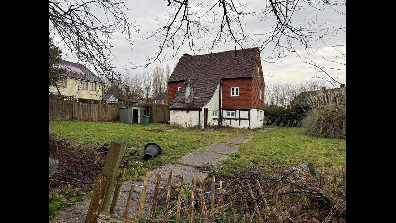 172 Lee Street, Horley, Surrey, RH6 8HE – March 2025 Auction