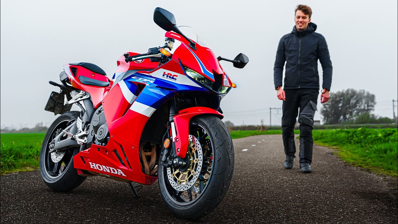 Можно ли ежедневно ездить на суперспортивном мотоцикле? Honda CBR600RR