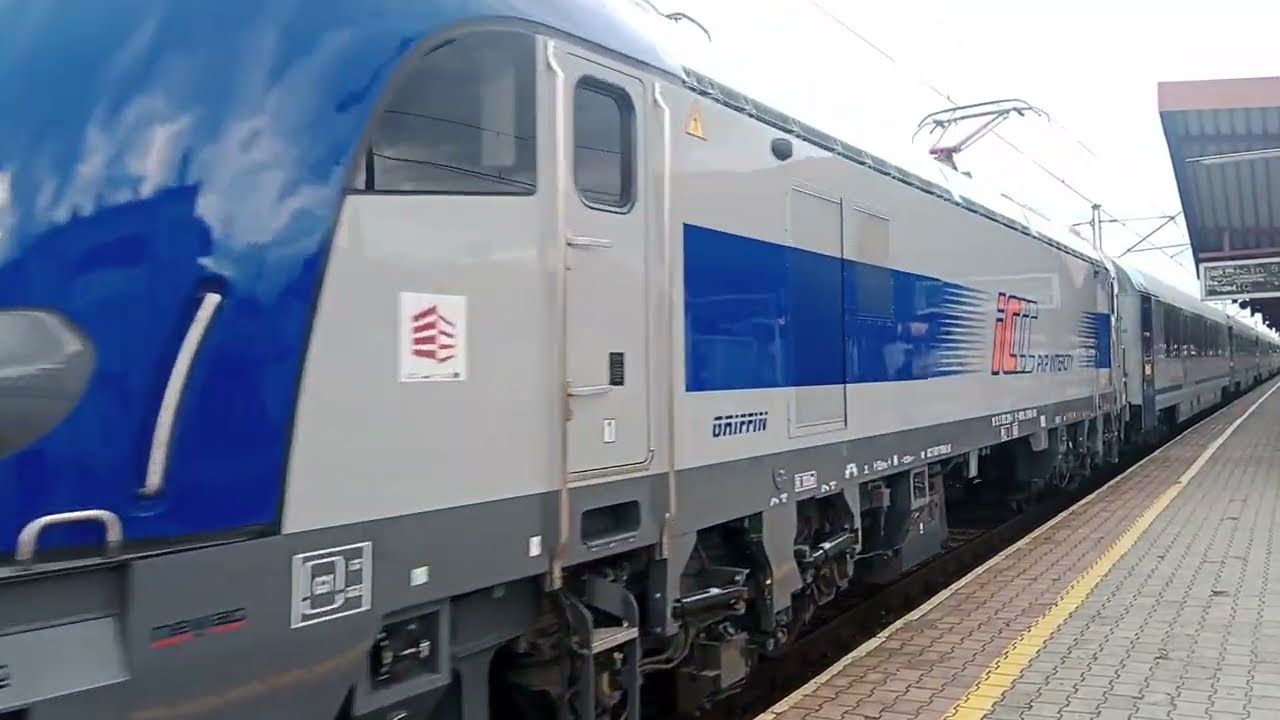 EU160-083 z IC ŚLĄZAK do Szczecina Gł. odjeżdża ze stacji Przemyśl Gł. 2.11.2025
