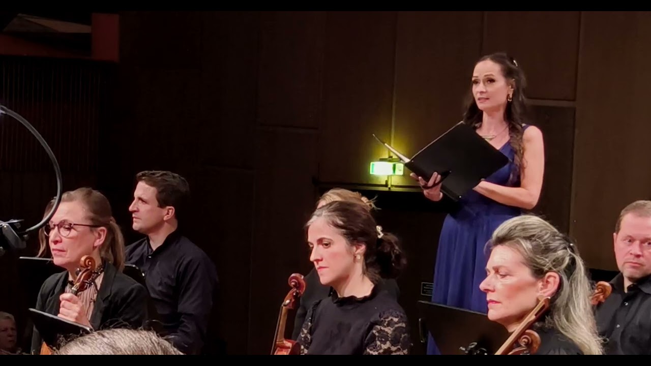 ANTONIO VIVALDI - GLORIA in D; 6. Aria (Soprano) - Domine Deus