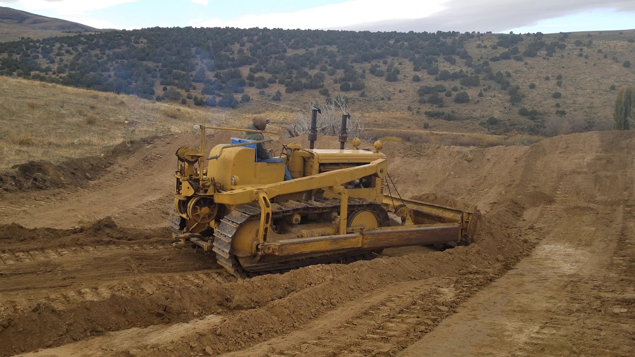 International Harvester TD18A pushing dirt