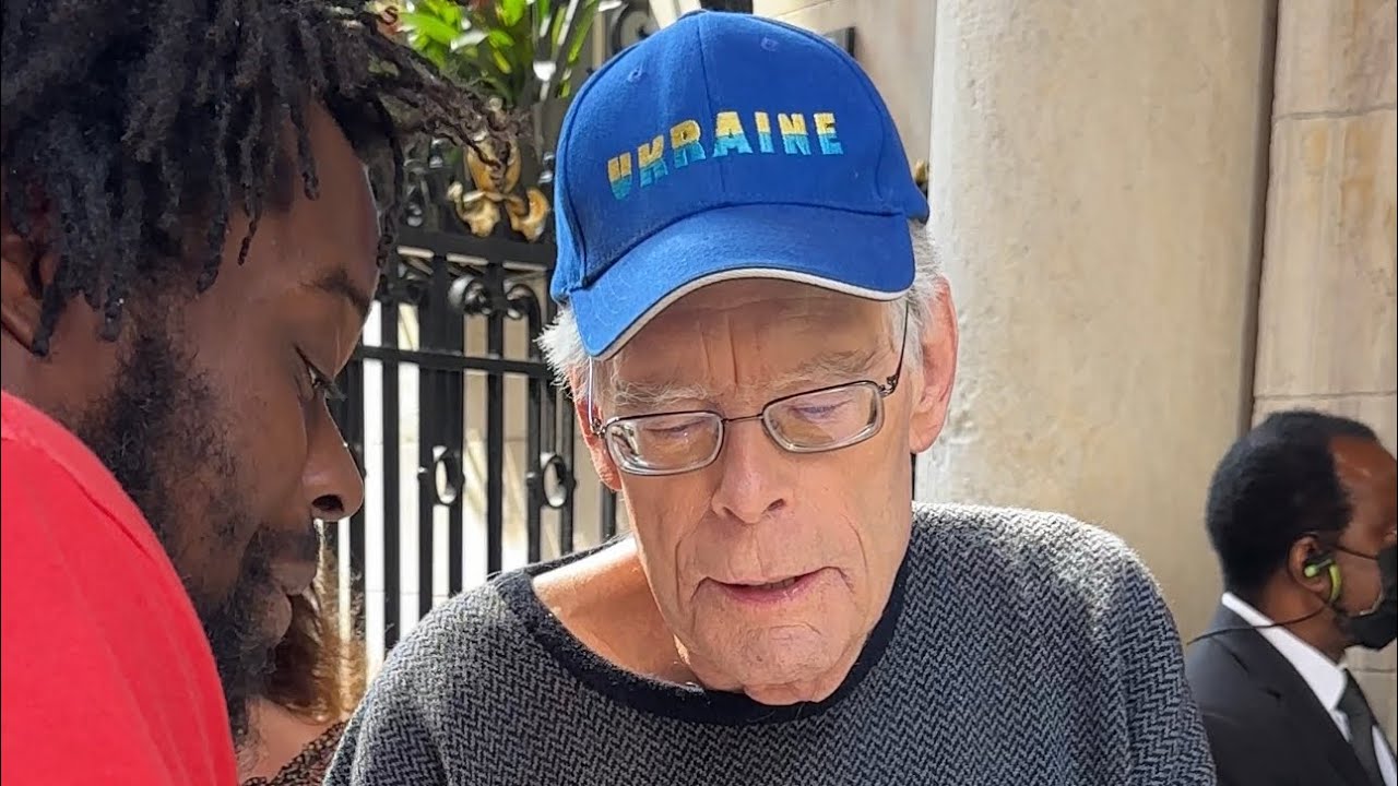 Stephen King Wearing a Ukraine Hat Today in NYC 🇺🇦❤️