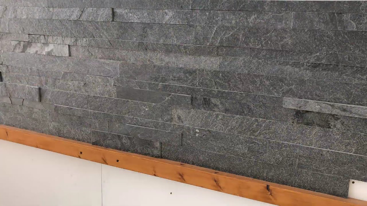 Rivestimento in pietra, listelli singoli in &ldquo;SILVER GREY&rdquo; misure 3cm &ndash; 4,5cm- 6cm, 30-60cm