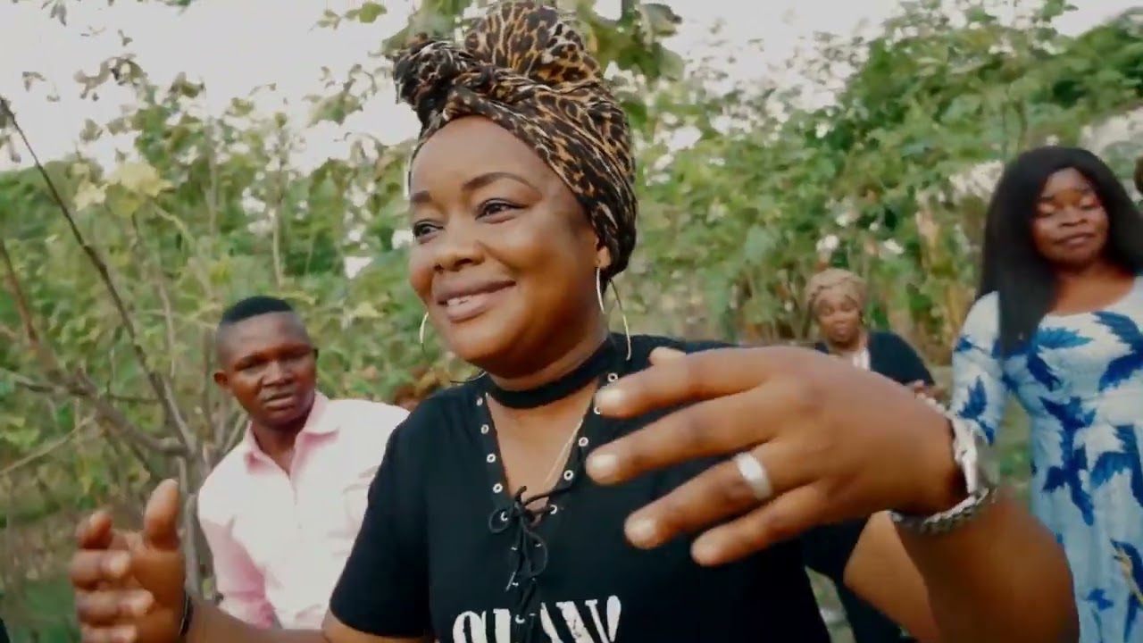 Elongosola fr Bernard djanga (clips officiels)