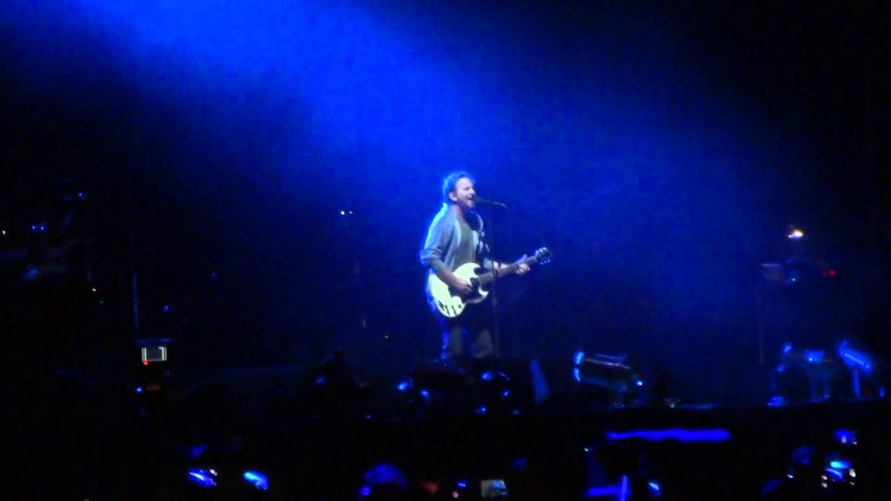 Pearl Jam - A Sort of homecoming (U2 cover)+ MFC, live in Bogota, 25-11-2015