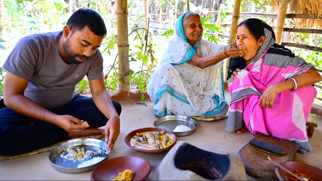 দেশি কুচো চিংড়ি দিয়ে কাঁচা মানকচু বাটা সাথে ছোট বাটা মাছের ঝালদা রান্না | Kacha Mankochu Bata recipe