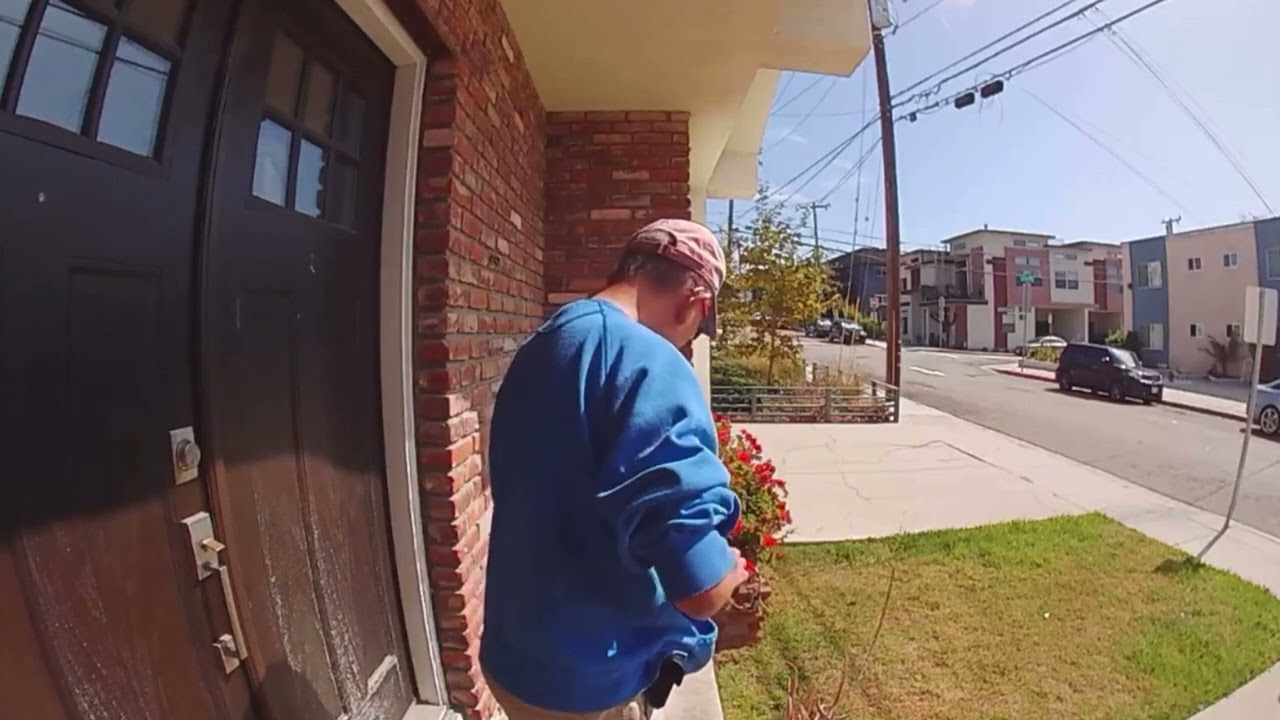 This Man Tries to Open Door  Caught on CCTV Camera