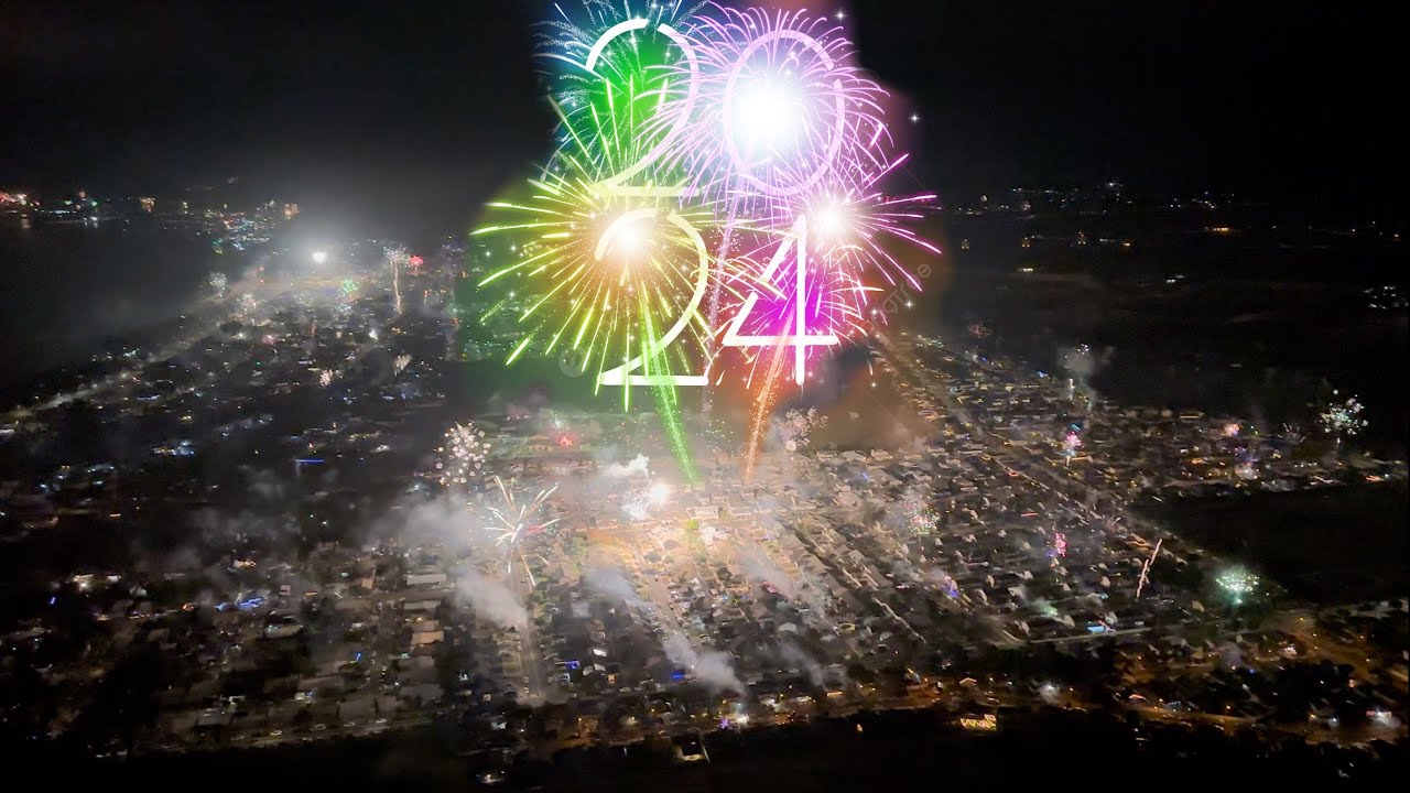 [4K UHD] Māʻili Pillboxes NYE Midnight Fireworks (2023-2024)