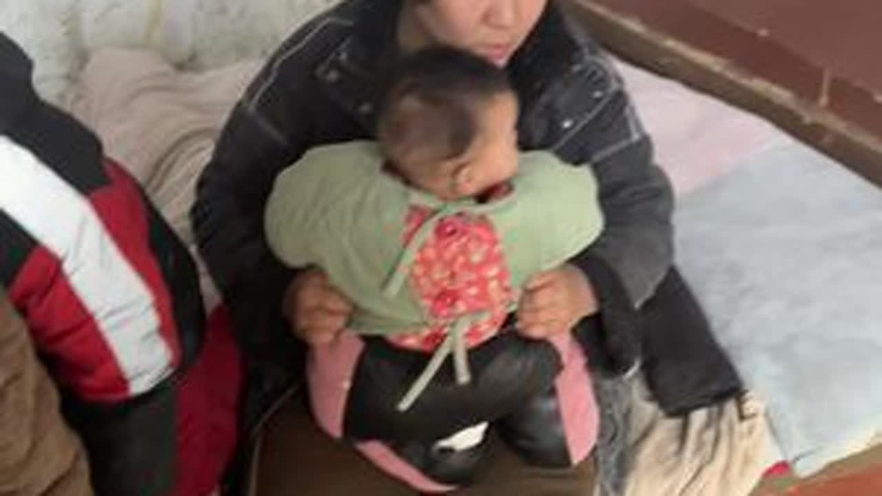 看看把几个小孩弄成什么样子 这是当爹妈的 也是服了他们两个了 墙都不服，就服他们两个#可怜的孩子让人心疼 #记录真实生活 #熬过了就好了