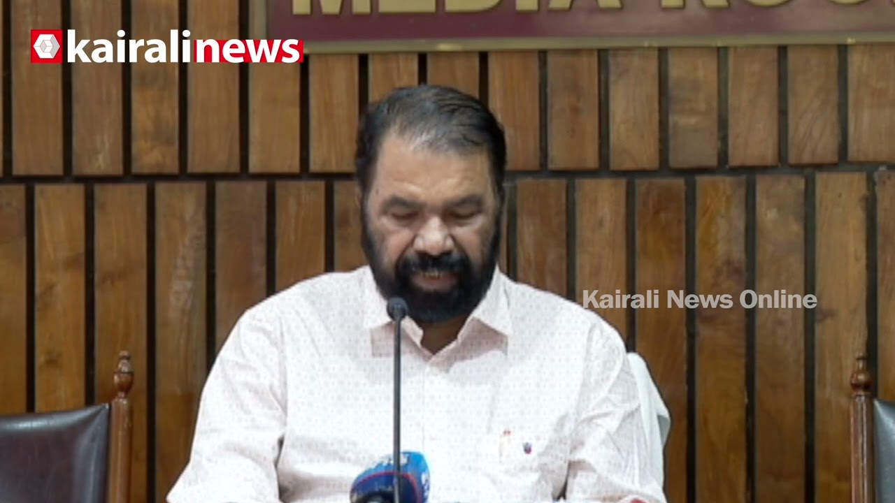 'ഗോൾവാൾക്കർക്ക് മുന്നിൽ  നട്ടെല്ല് വളച്ചത് ശിവൻകുട്ടി അല്ല' | | V Sivankutty against V D Satheesan