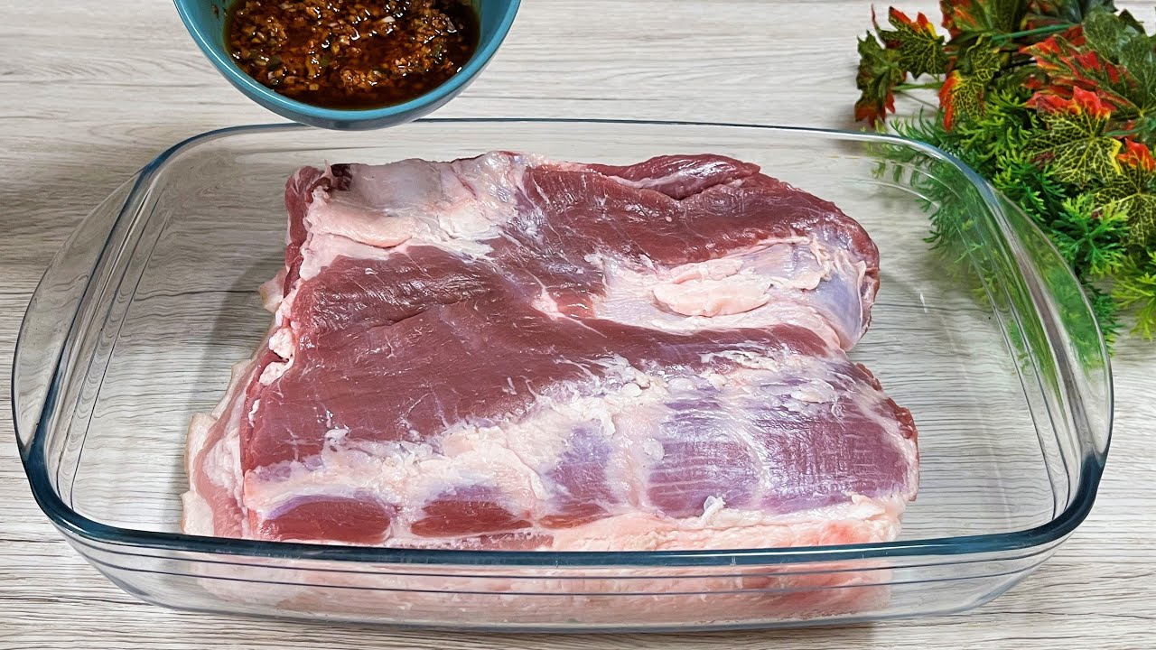 Отличный маринад! Я запекаю целую сковороду свиной грудинки за раз