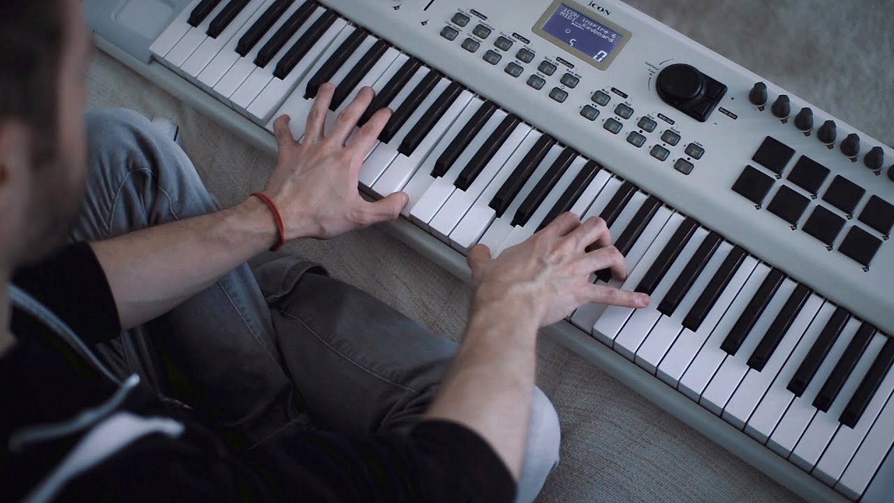 Greg Holden - Boys In The Street (HQ instrumental/piano cover by Jacu)