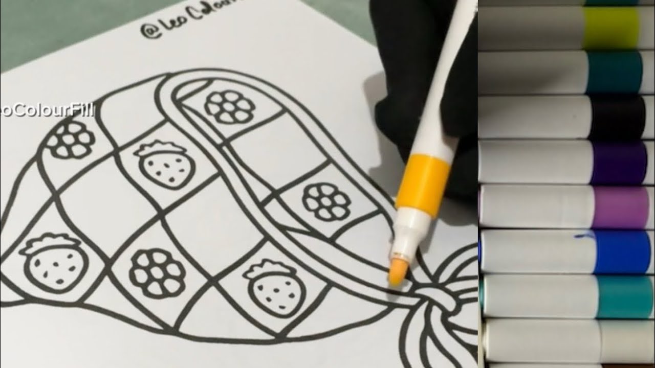 Colouring in a Scarf 🧣 | Relaxing Coloring | Cozy Calm Art 💖