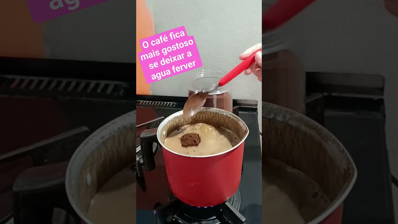 Caf&eacute; mais gostoso assim! 1litro de &aacute;gua fervendo; 2 colheres de caf&eacute; em p&oacute;.