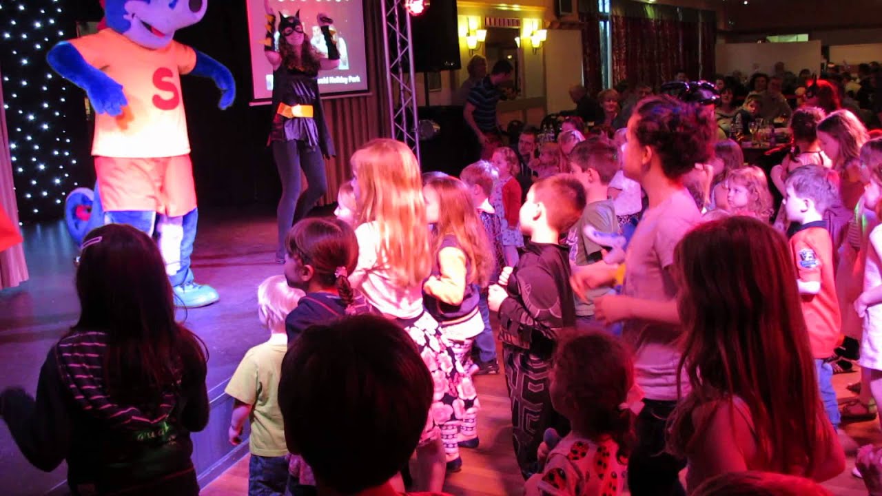 Batman Lewis doing the Sammy Wiggle at Hoburne Cotswold