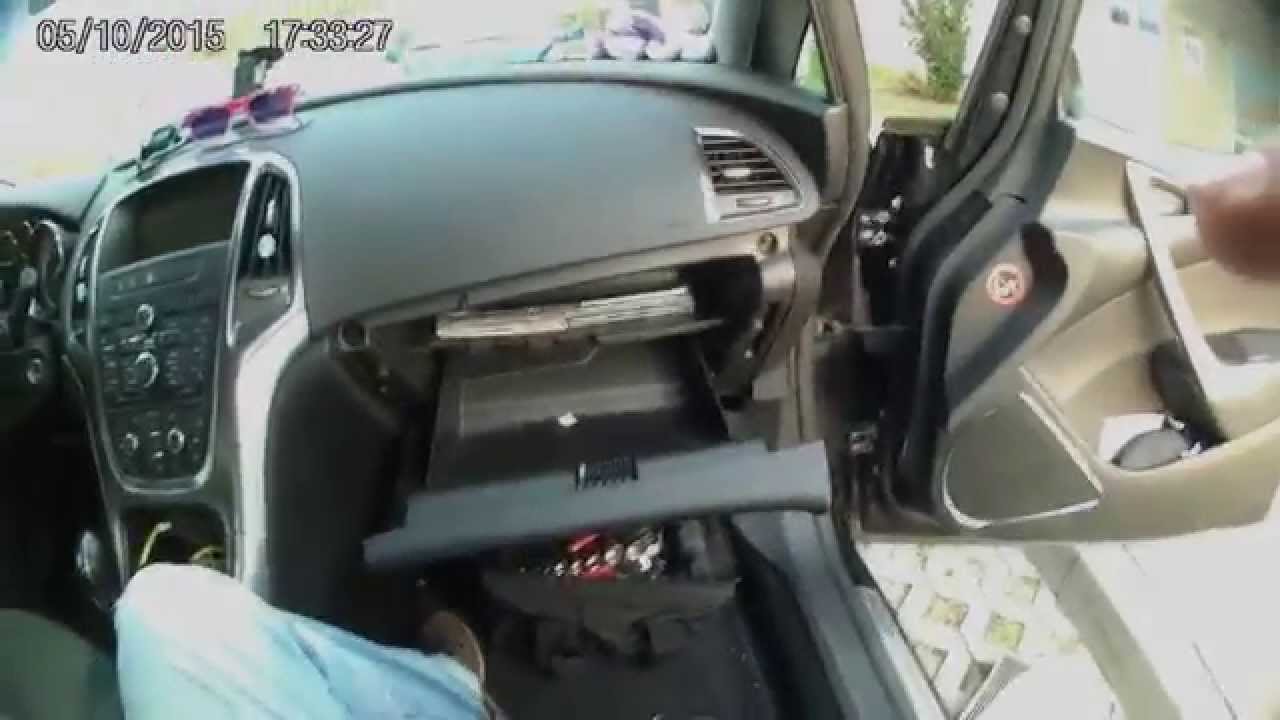 Opel Astra J IV - wymiana filtra kabinowego