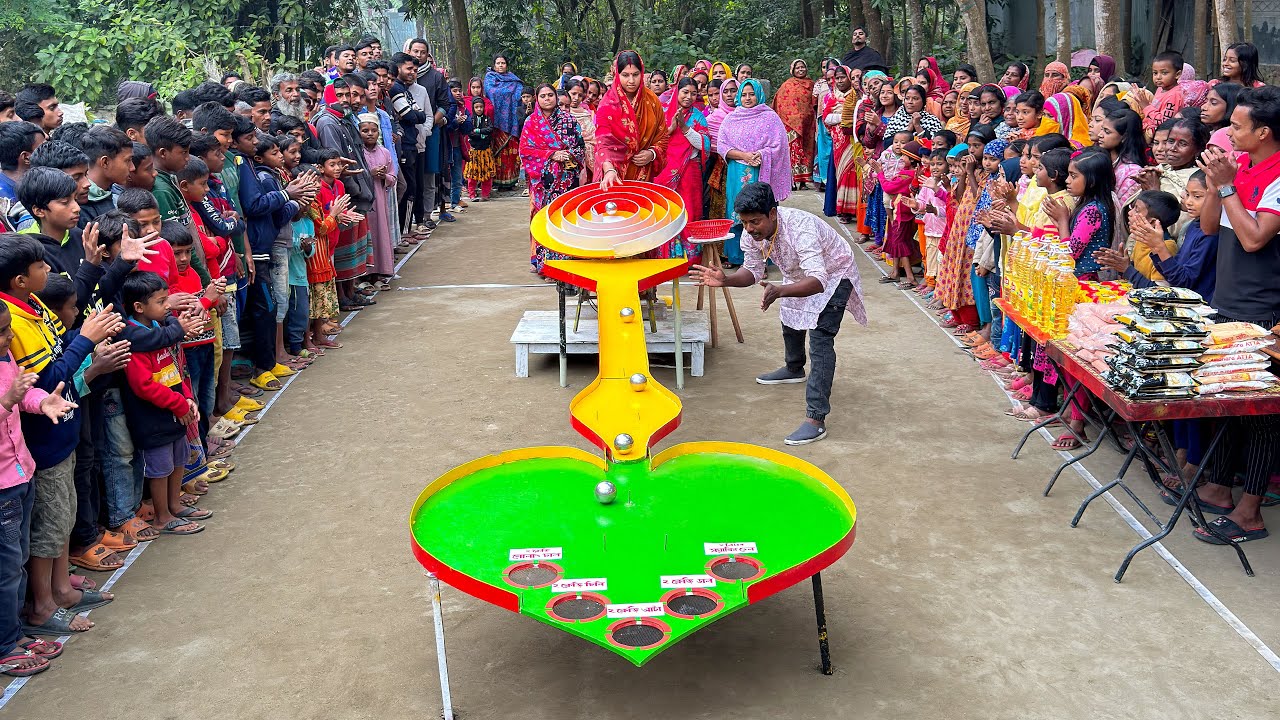 ঘুড়ন্ত প্যাচের আজব খেলায় অংশ নিয়ে পুরস্কার জেতার আনন্দে মেতে উঠল নতুন গ্রামের আপারা। কে বেশি জিতলো ?