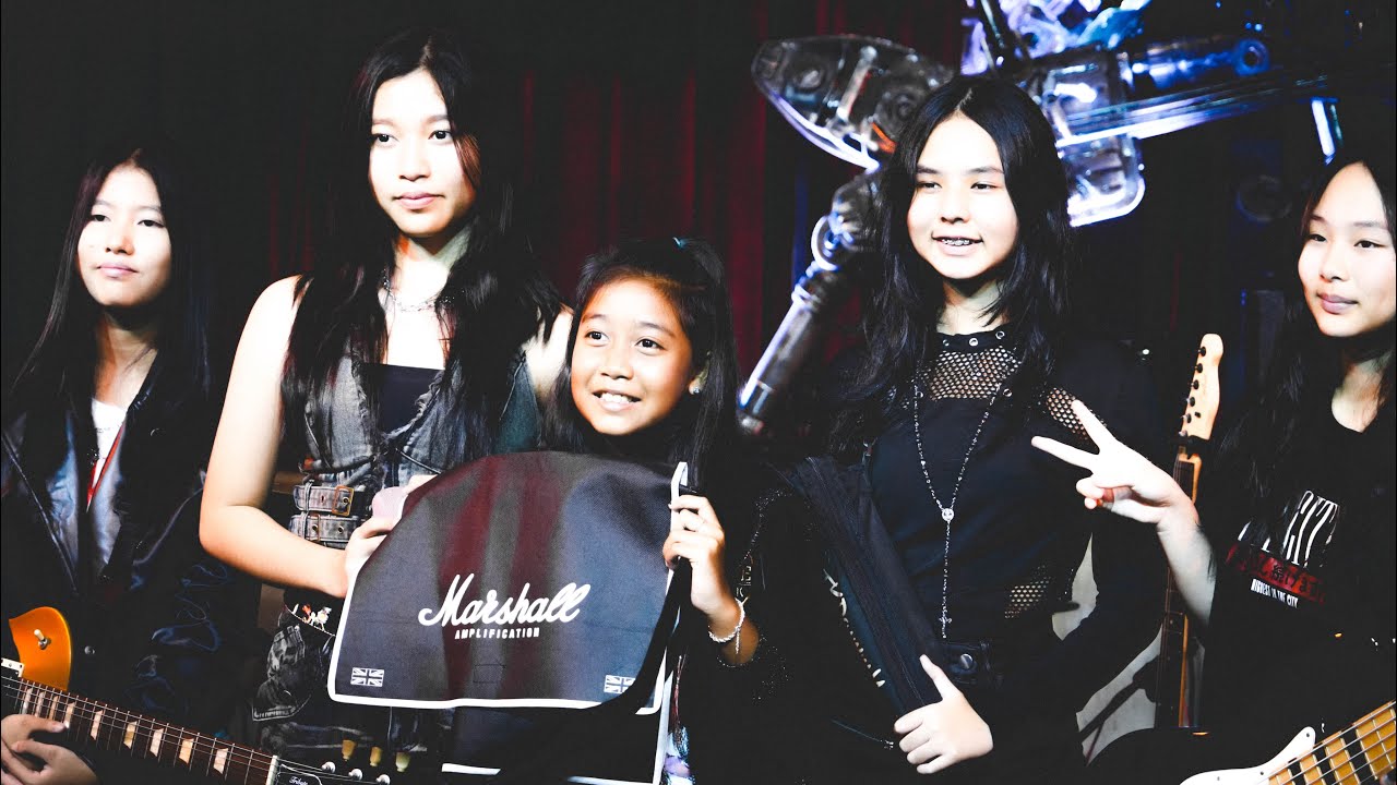 @PettyRockVimolwanSaisathit and Band (Tansine, Holly, and Zoey) at Charity Concert in Bangkok