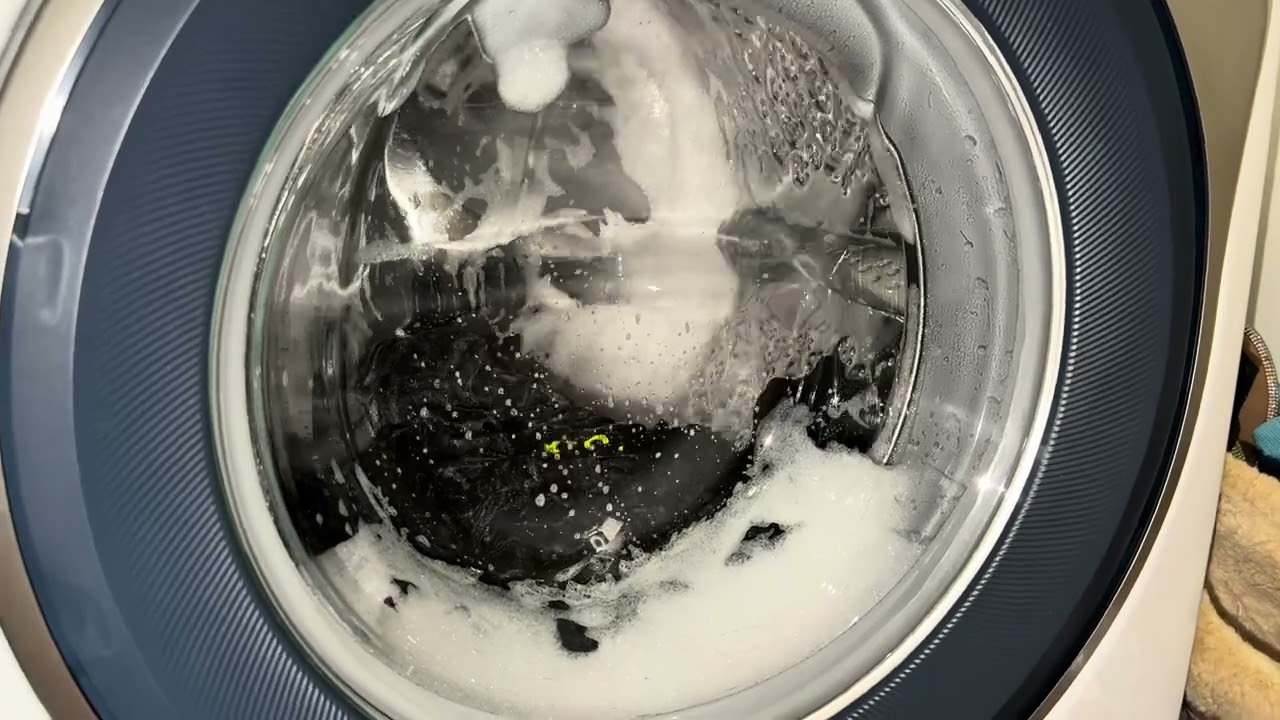 Electrolux EWF1042R7WB Small load suds test 🫧🧼