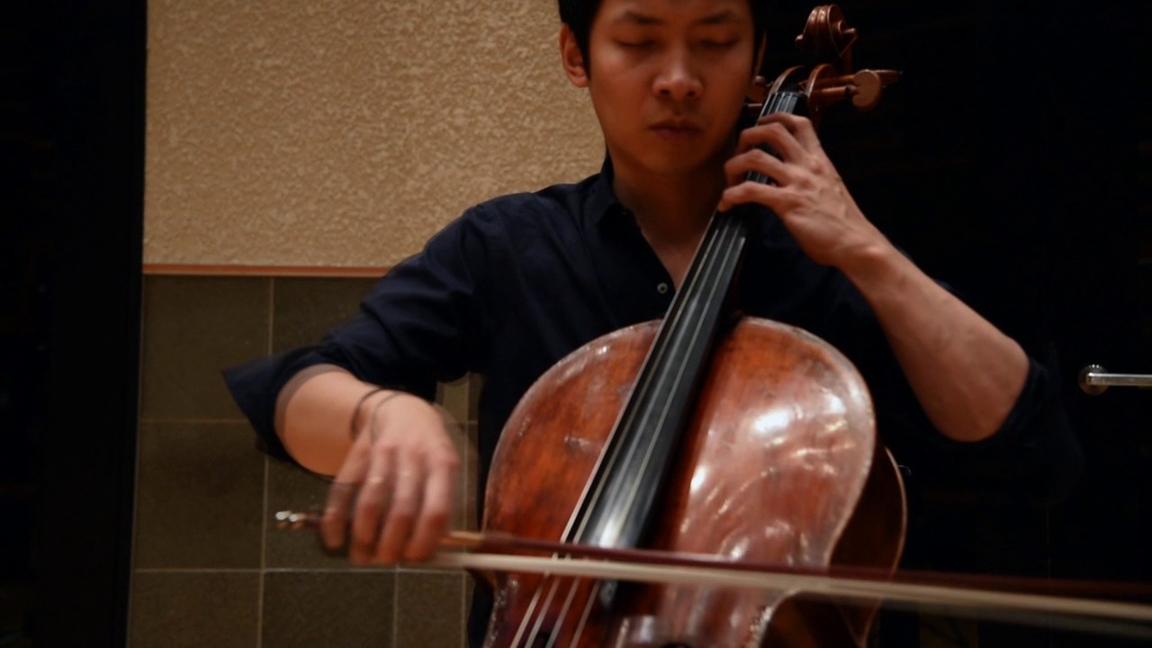 Kenji NAKAGI plays Pr&eacute;lude from suite no.1 by J.S. Bach 中木健二/ バッハ無伴奏チェロ組曲全曲より第１番プレリュード