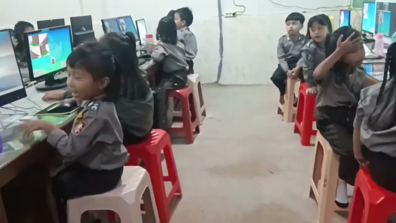 Belajar komputer Tk Fransiskus Baturaja