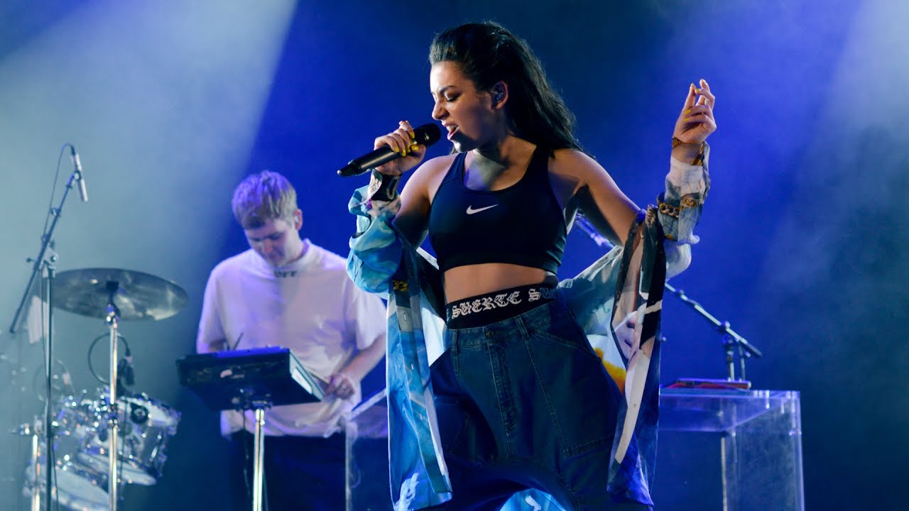 Mura Masa feat. Charli XCX - 1 Night (Radio 1's Big Weekend 2017)