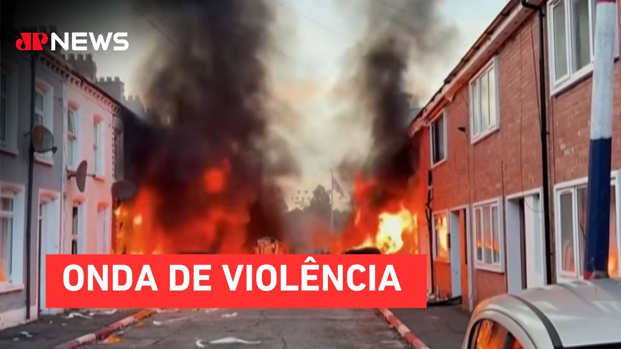 Protestos anti-imigra&ccedil;&atilde;o terminam com casas incendiadas na Irlanda do Norte