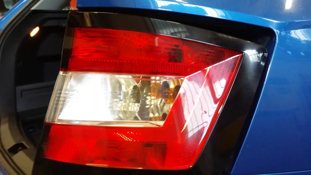 Skoda Fabia III задняя лампа разборка + задний бампер