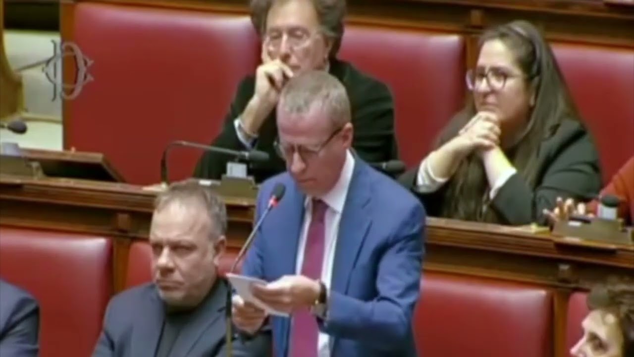 NEOFASCISTI FUORI DALLA REPUBBLICA. MELONI SCIOLGA CASAPOUND