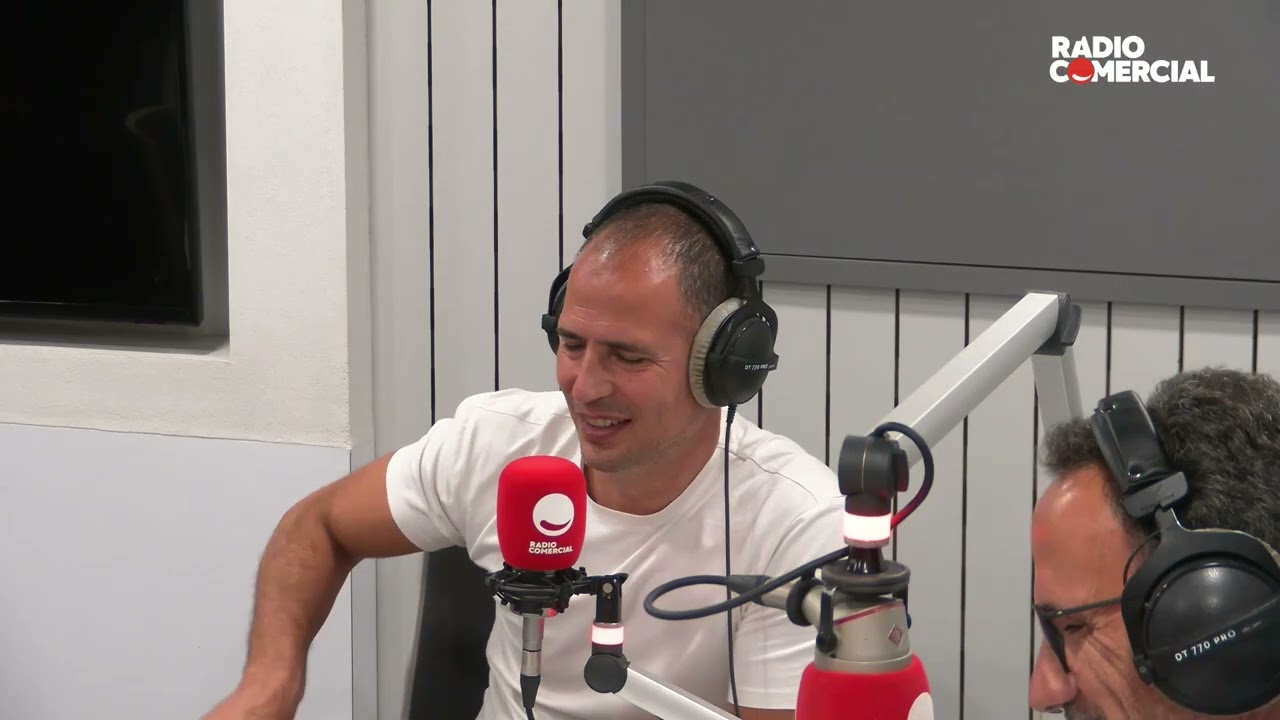 R&aacute;dio Comercial | Uma sociedade secreta num elevador - O Homem Que Mordeu o C&atilde;o