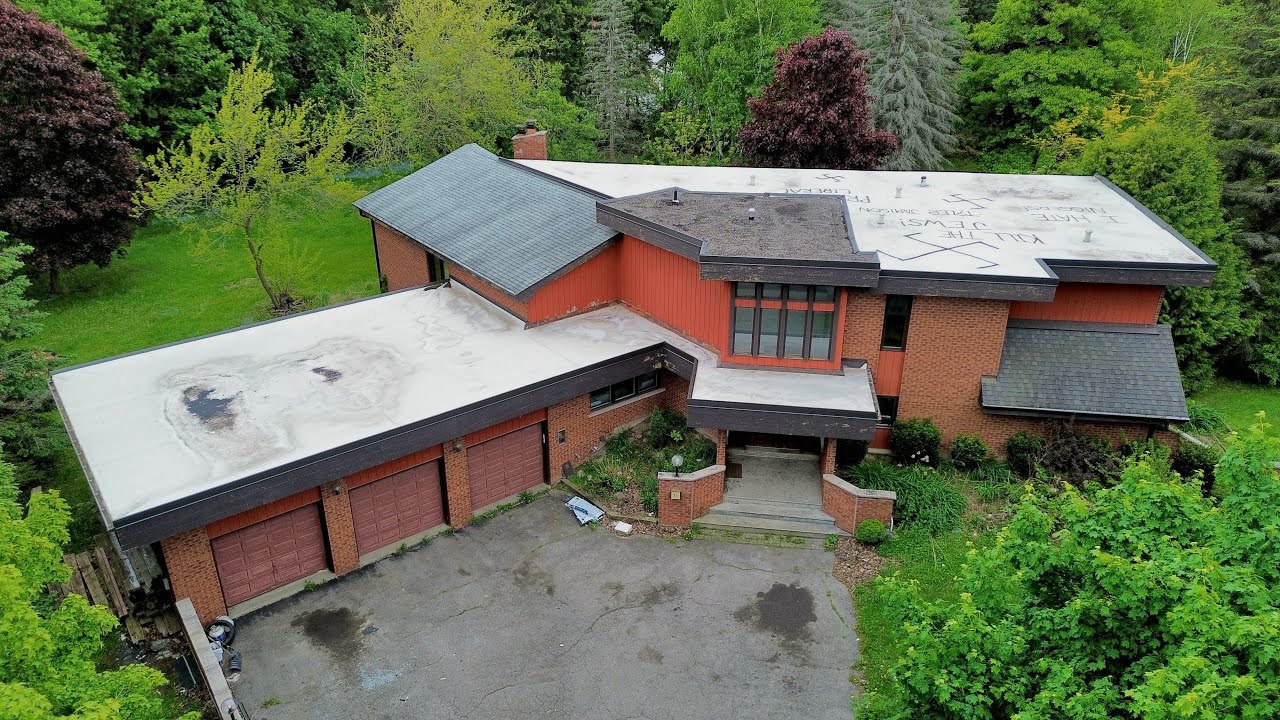 Famous Architect’s ABANDONED 1978 Dream Mansion | Incredible Architectural Masterpiece