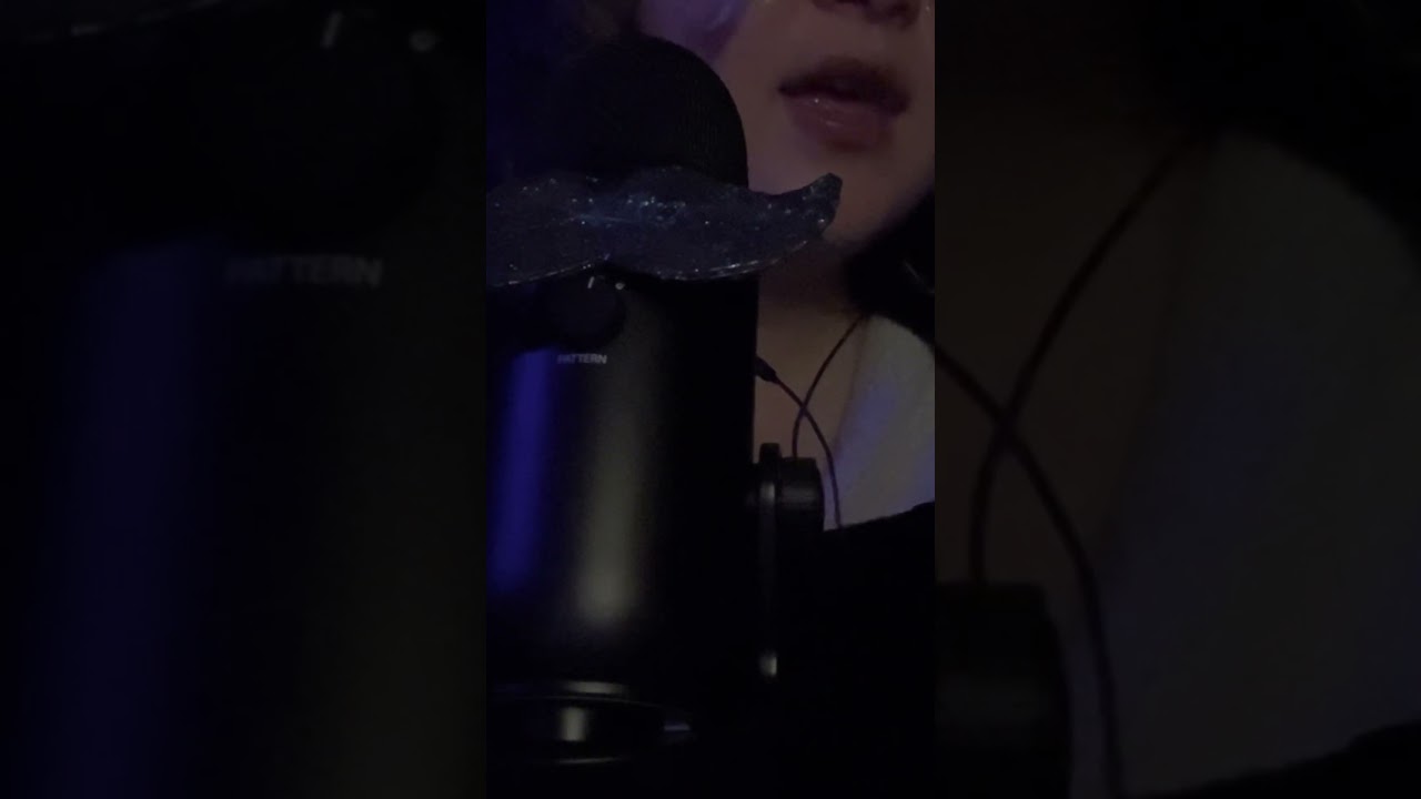 ASMR reading a german children’s story (gentle whispering) 