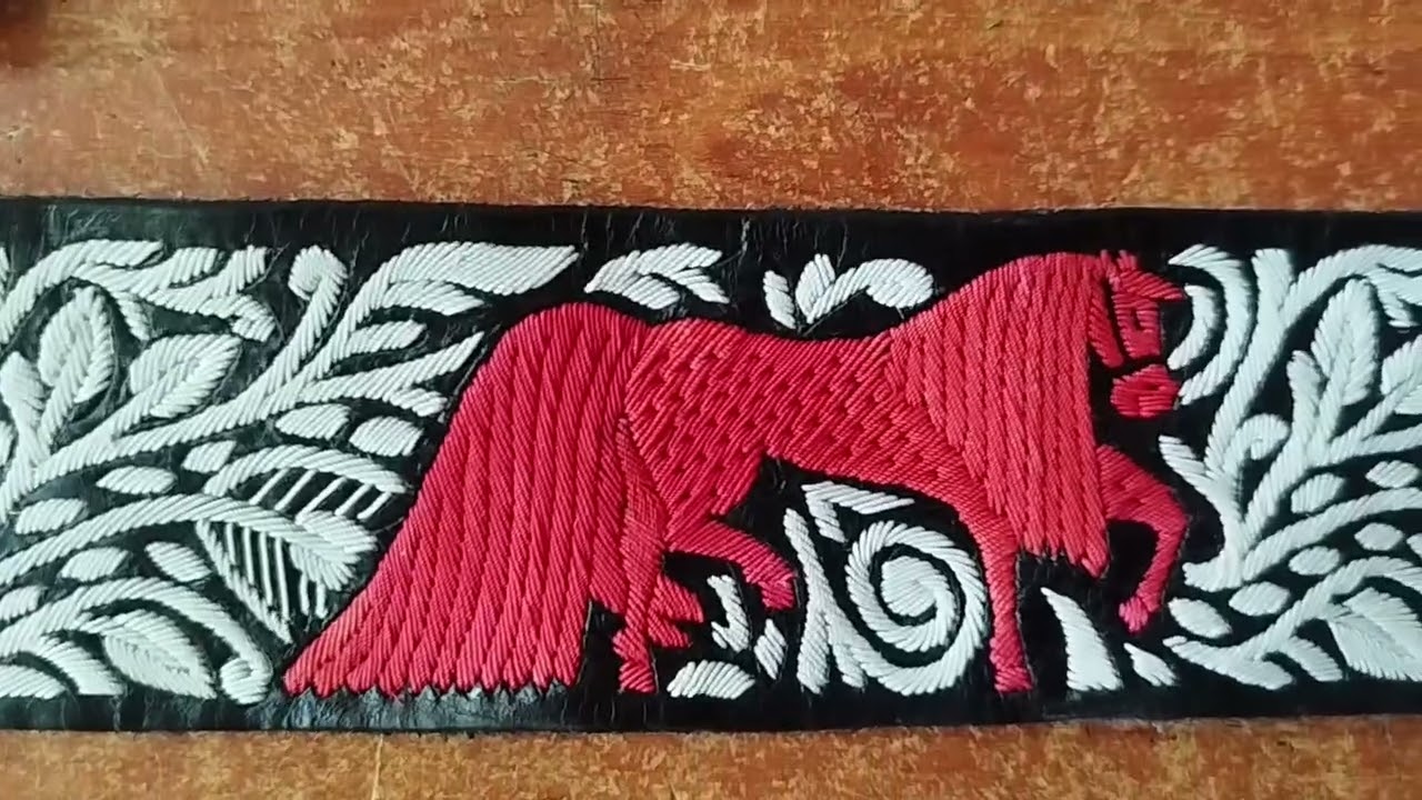 Cinto de pita y cartera combinado con color rojo