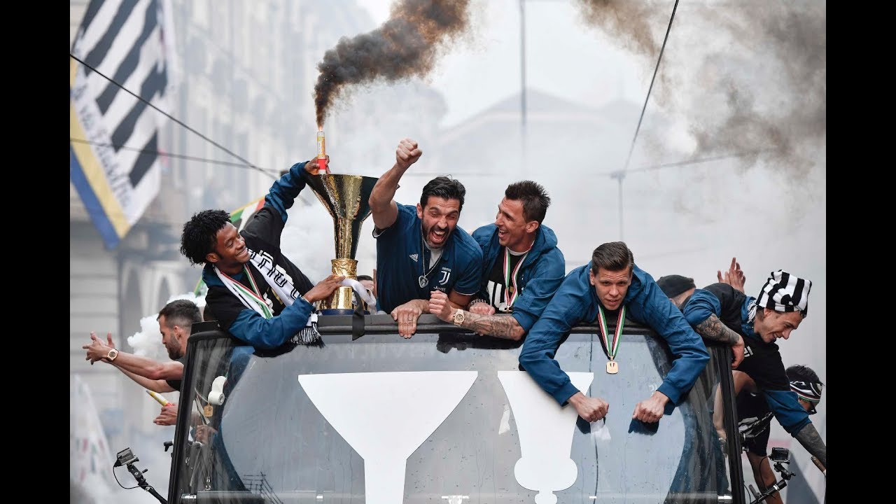 The Juventus #MYTH celebrations take to the streets of Turin!